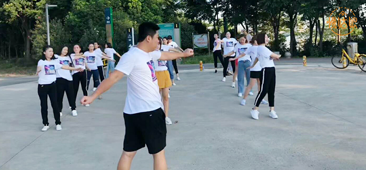 别墅聚会新玩法,这才叫真正的同学聚会!