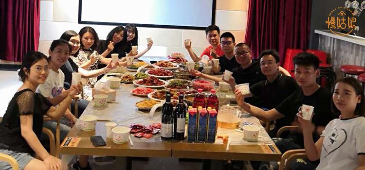别墅聚会新玩法,这才叫真正的同学聚会!